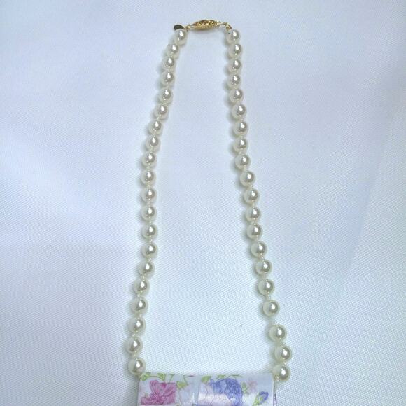 Handmade Vintage Tie Necklace Pastel Floral RMN Pearl Beads Upcycled Butterfly - Picture 5 of 14